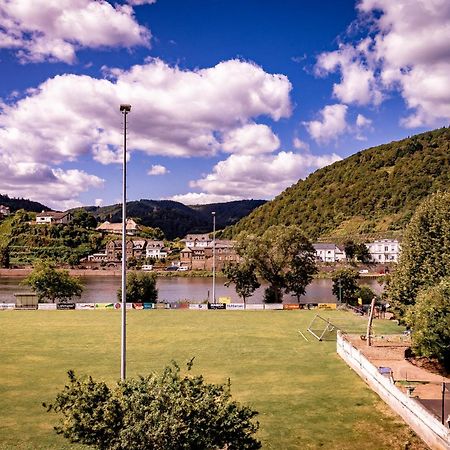 Traumaussicht Kamin Balkon Burgblick 65 Zoll Tv Netflix Sky Joyn Lindenplatz Appartement Bullay Buitenkant foto
